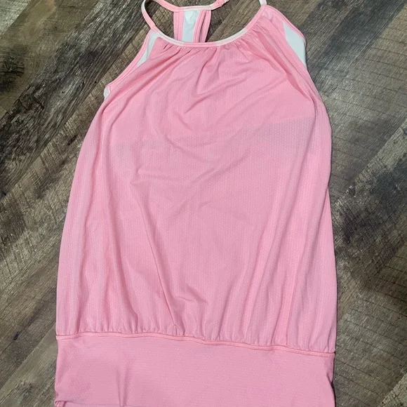 Lululemon size 4 Top! Like New! - Picture 1 of 4